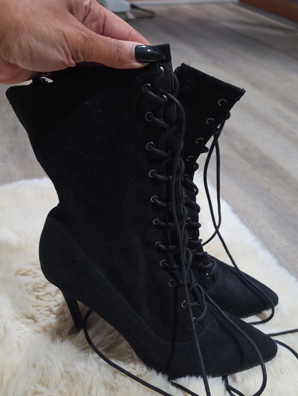 Women's Black Lace-Up Pointed-Toe Heeled Boots
